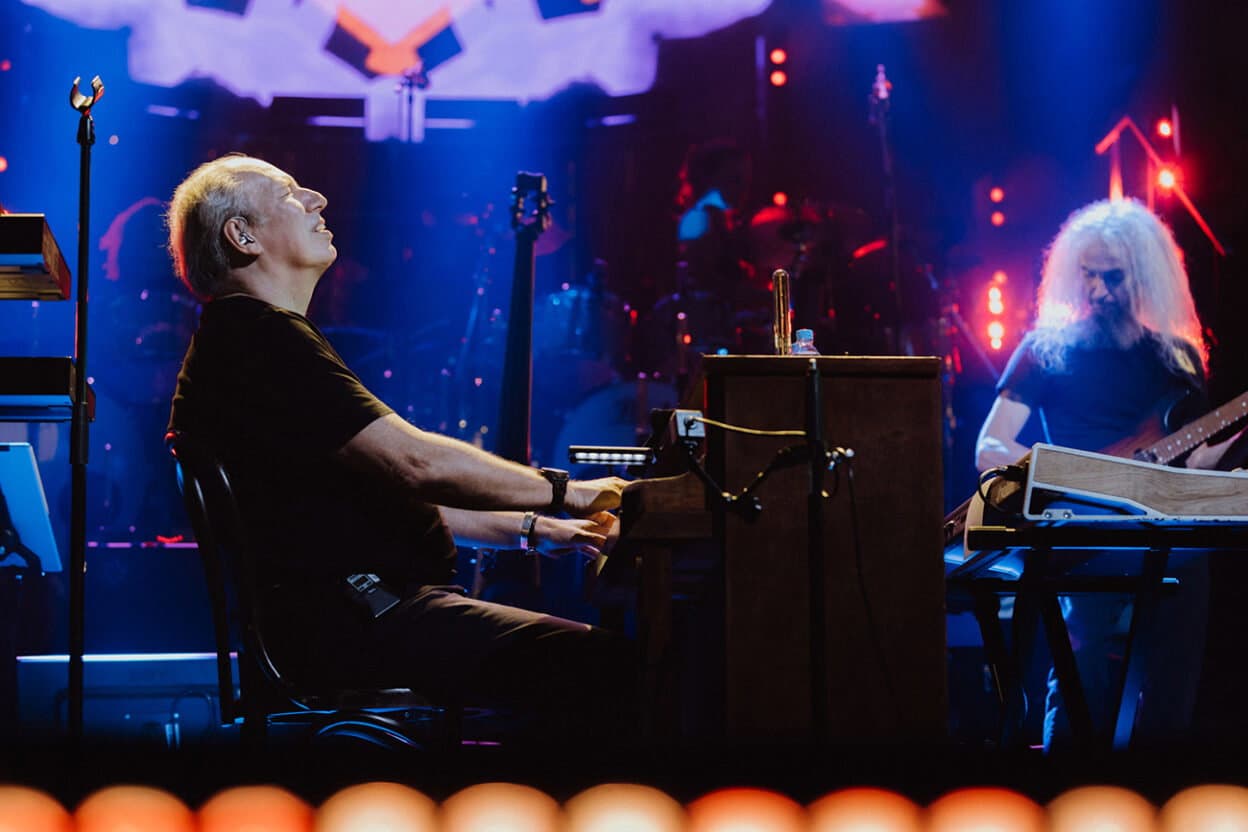 An Organ Echoes in the Space